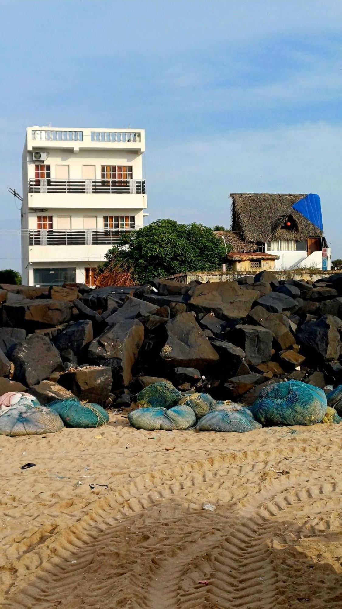 Divine Beach Inn - The Sea Shore Hotel Puducherry Zewnętrze zdjęcie